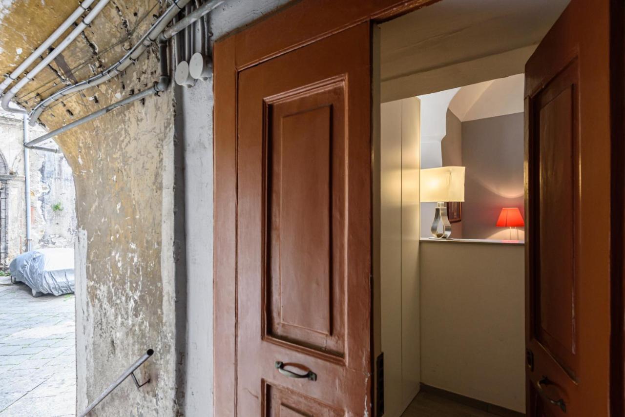Via Atri 37 Apartment Napoli Bagian luar foto